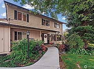 LOVINGLY MAINTAINED HOME IN WENATCHEE