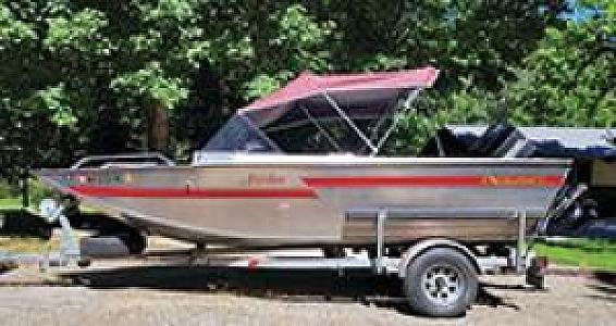 1990 17’ EXCELCRAFT WELDED ALUMINUM BOAT