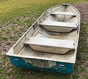 12' MIRROCRAFT BOAT