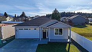 EXCEPTIONAL MAIN FLOOR LIVING & ZERO STEP ENTRY