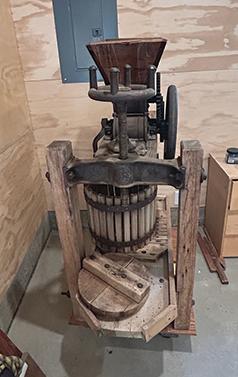 GENUINE 100-YEAR-OLD ANTIQUE CIDER PRESS