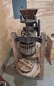 GENUINE 100-YEAR-OLD ANTIQUE CIDER PRESS