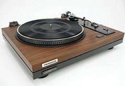 DO YOU HAVE OLD STEREO EQUIPMENT COLLECTING DUST?