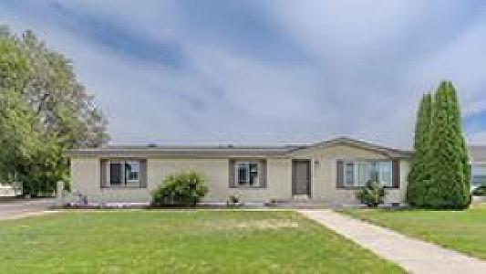 BEAUTIFUL SPOKANE VALLEY HOME UNDER $400,000