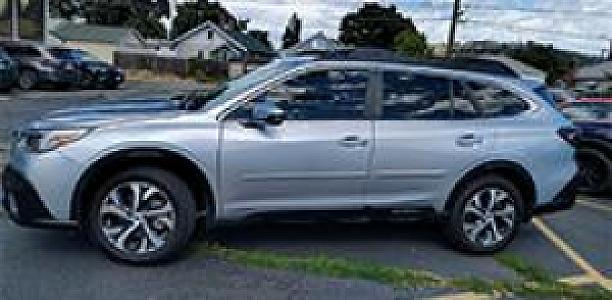2022 SUBARU SILVER OUTBACK ONLY 27,200 MILES!