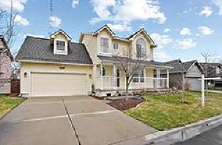DISCOVER THIS CHARMING 3 BED & 3 BATH HOME