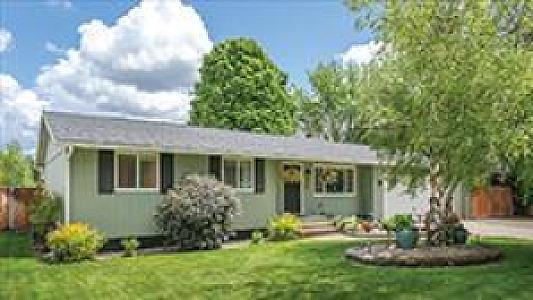 BEAUTIFULLY MAINTAINED UPDATED RANCHER IN VERADALE