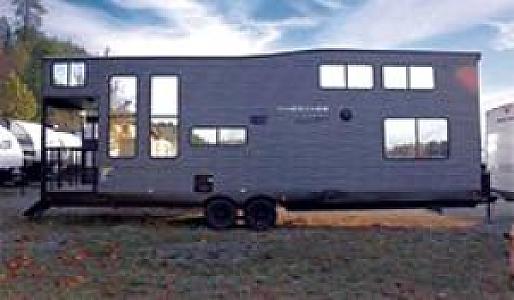 BRAND NEW LUXURY SUITE TINY HOME