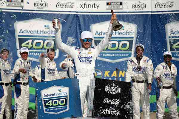 Larson Dominates, Defends at Kansas